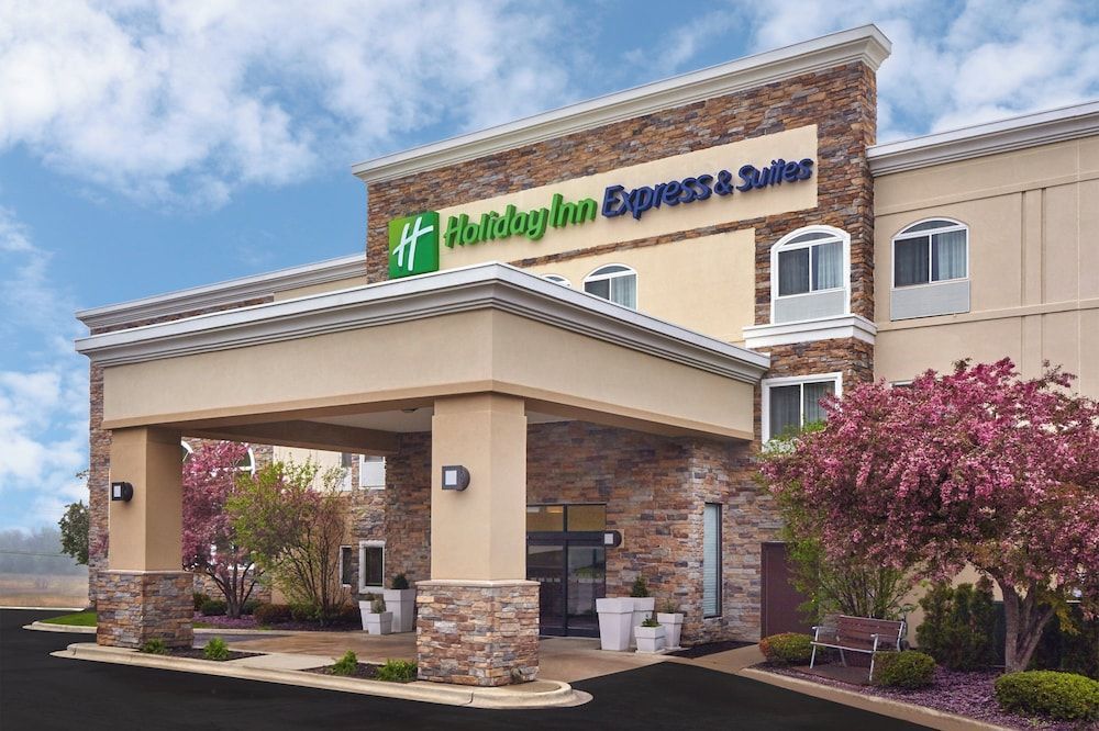 Holiday Inn Express & Suites CHICAGO-LIBERTYVILLE by IHG 1