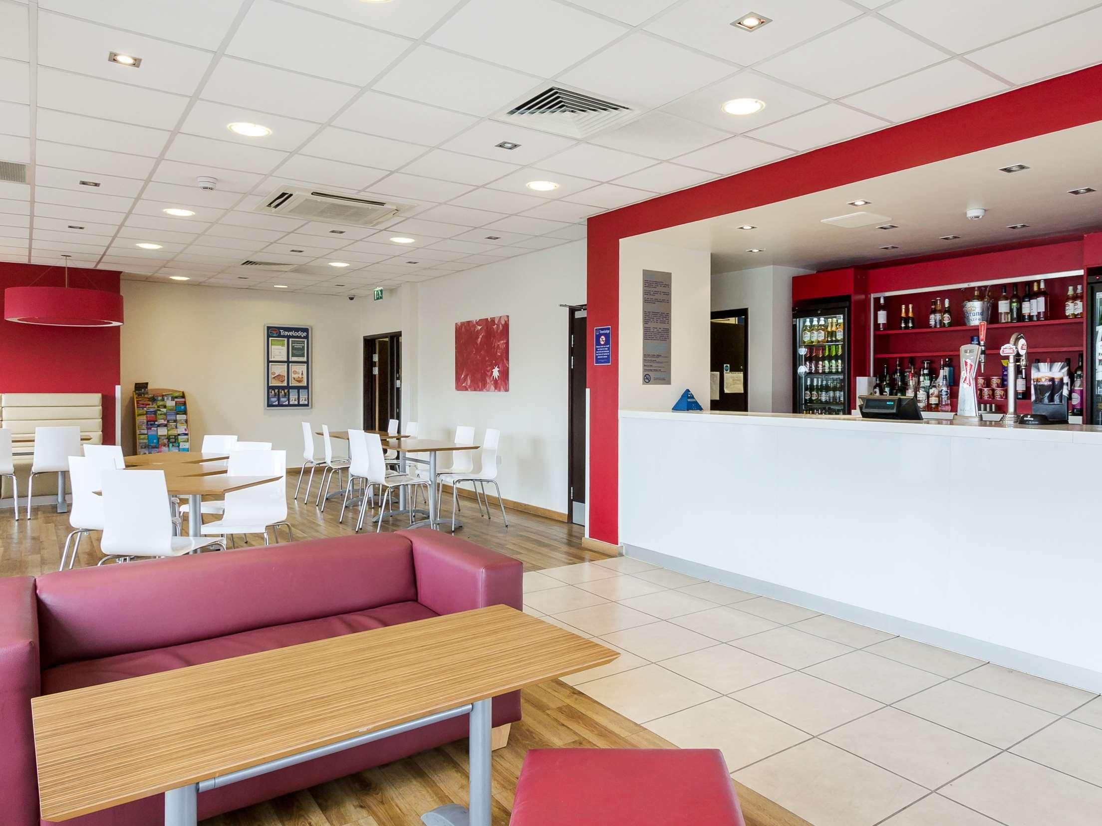 Travelodge Camberley Central 2