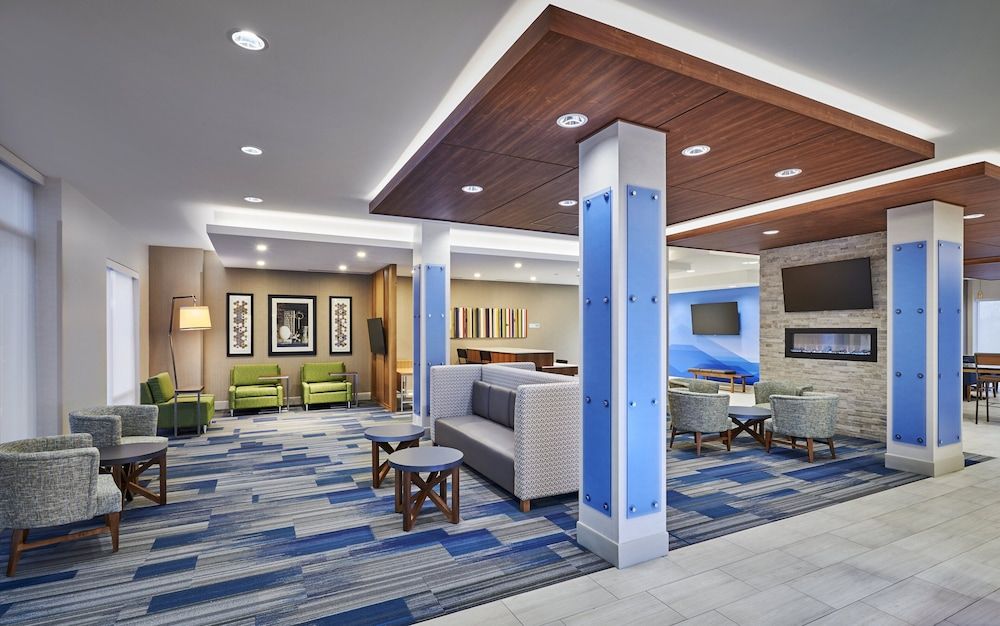 Holiday Inn Express & Suites WINDSOR EAST – LAKESHORE by IHG 2