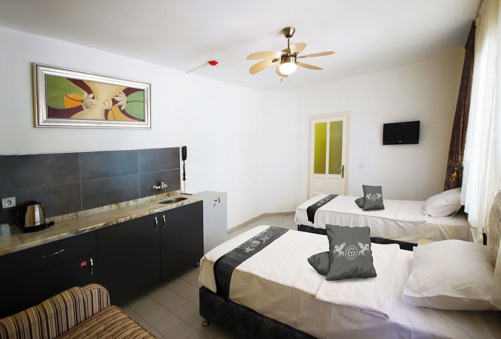 Gold Twins Boutique Hotel 2