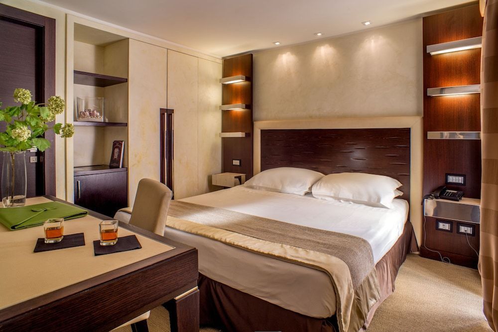 Les Fleurs Luxury House 1