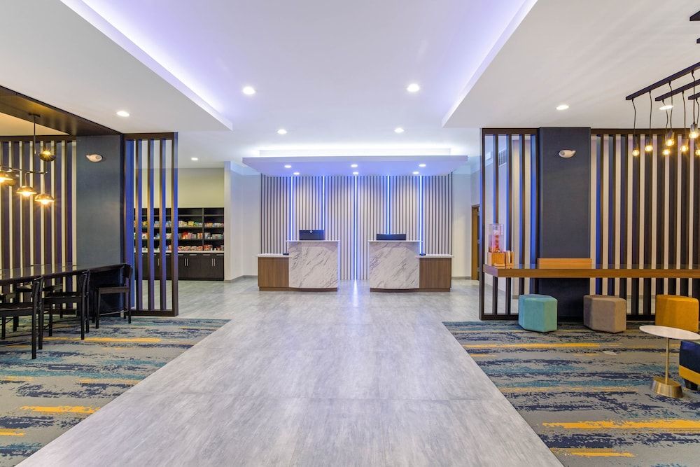 La Quinta Inn & Suites by Wyndham Miramar Beach-Destin 2
