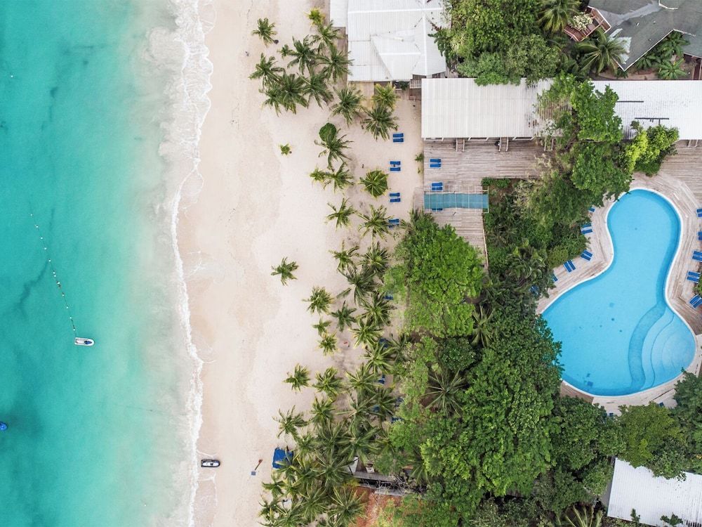 Henry Morgan Resort - All Inclusive 1