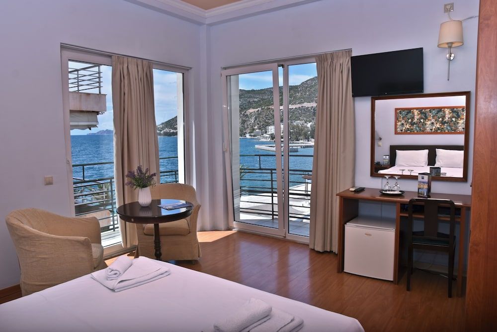 Grand Hotel Loutraki 1