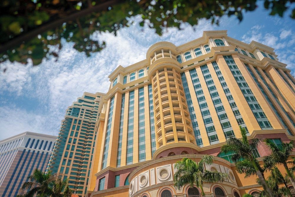 Four Seasons Hotel Macao 1