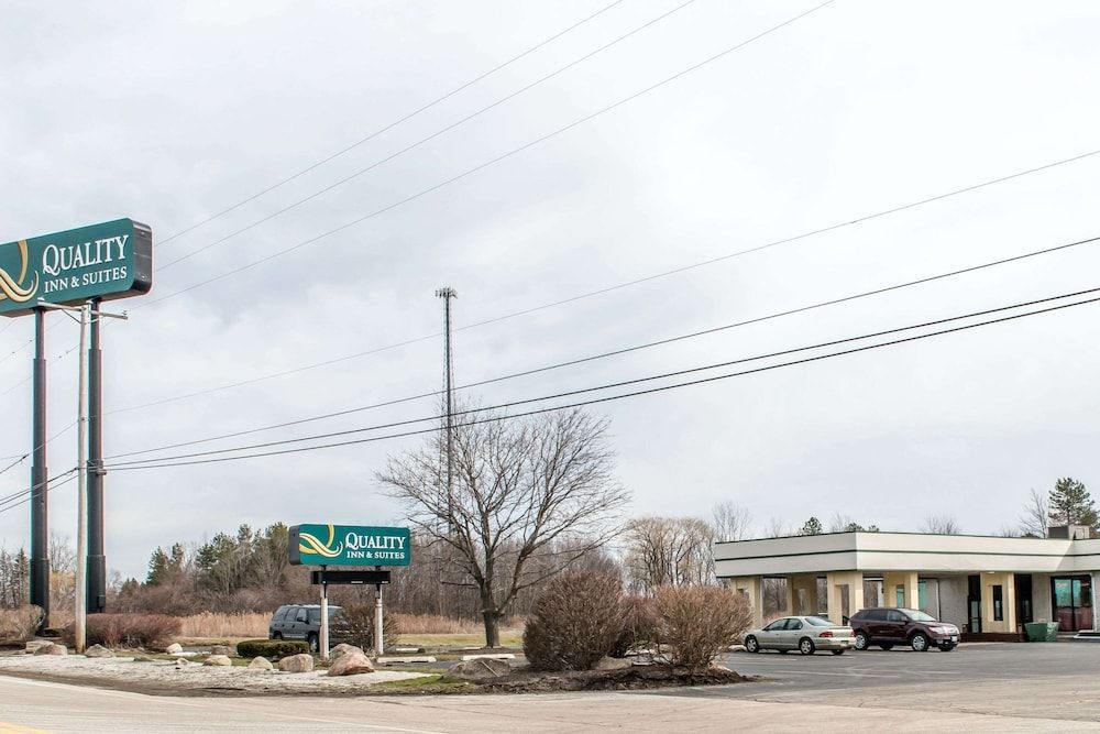 Quality Inn & Suites Fairview - Erie 1