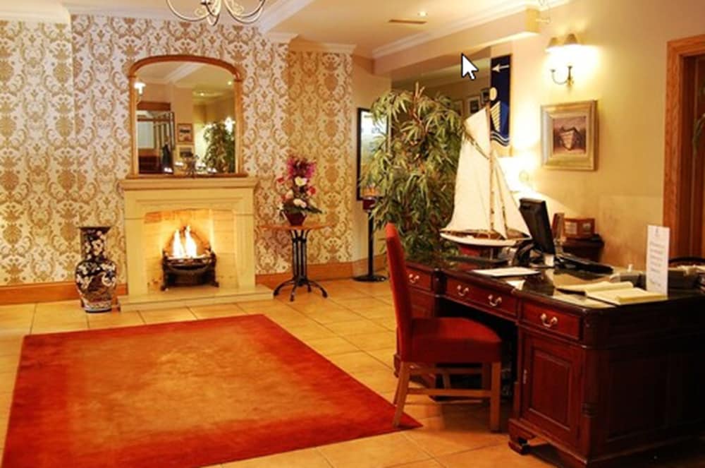 WatersEdge Hotel 2