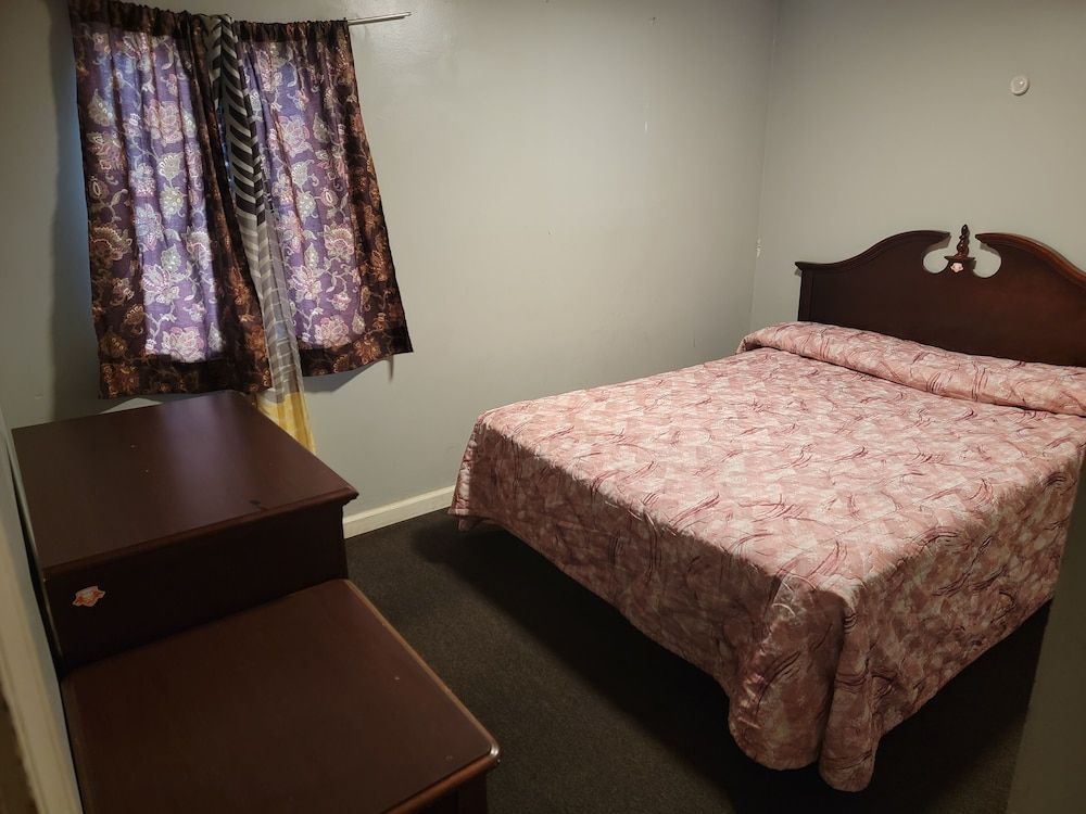 Grand Howell Inn 1
