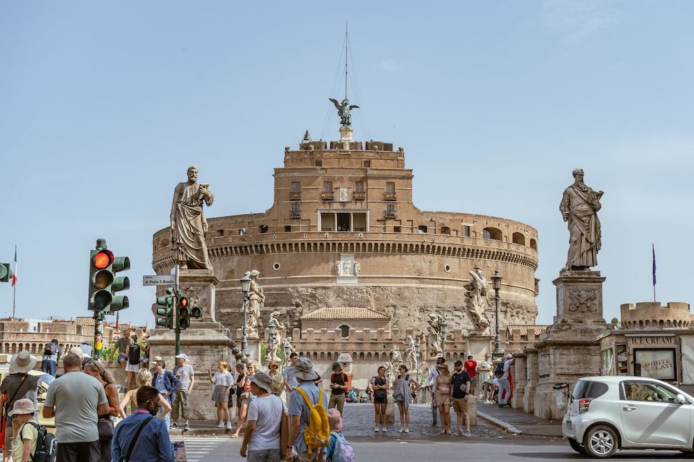 Castel Sant ́Angelo Luxury Rooms & Tour 1