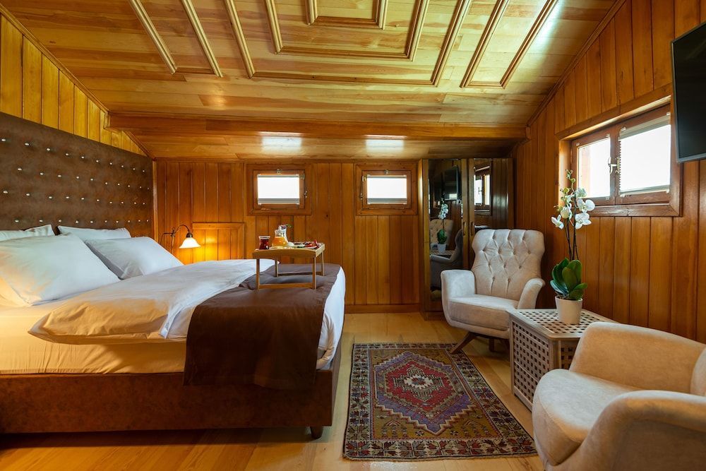 Wonder Wood Hotel 2