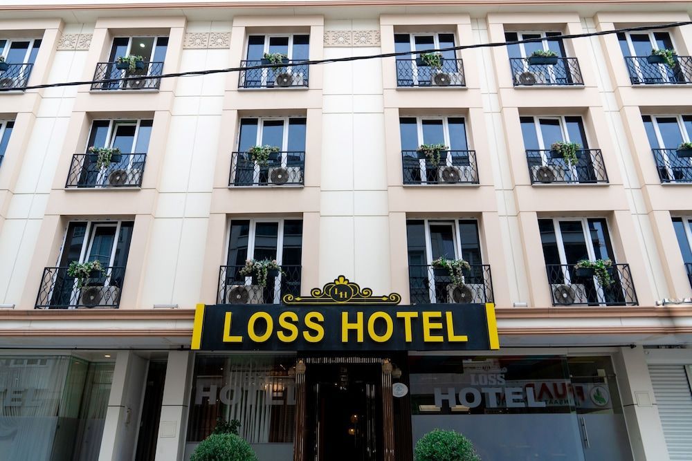 Loss Hotel 1