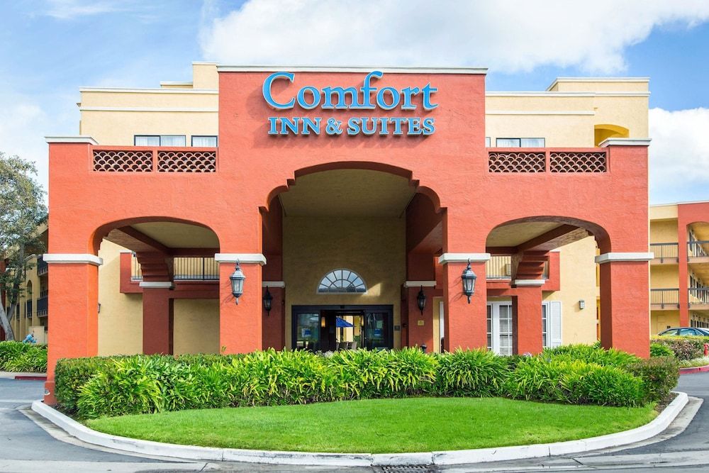 Comfort Inn & Suites San Francisco Airport North 1