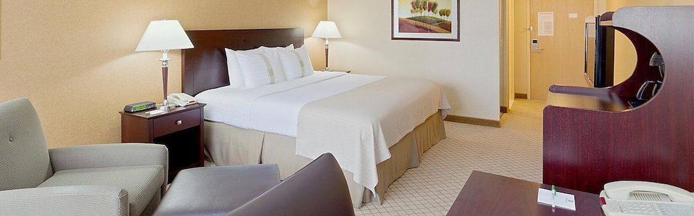 Armoni Inn & Suites 1