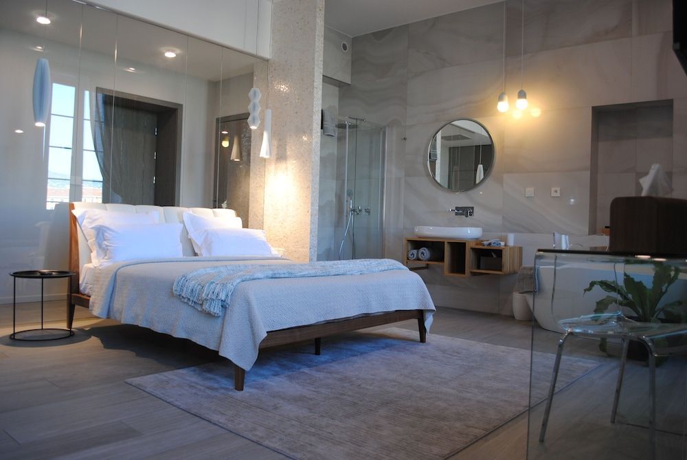 Les Suites Massena 1