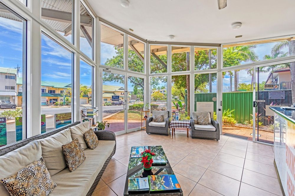 Koala Court Holiday Apartments 2