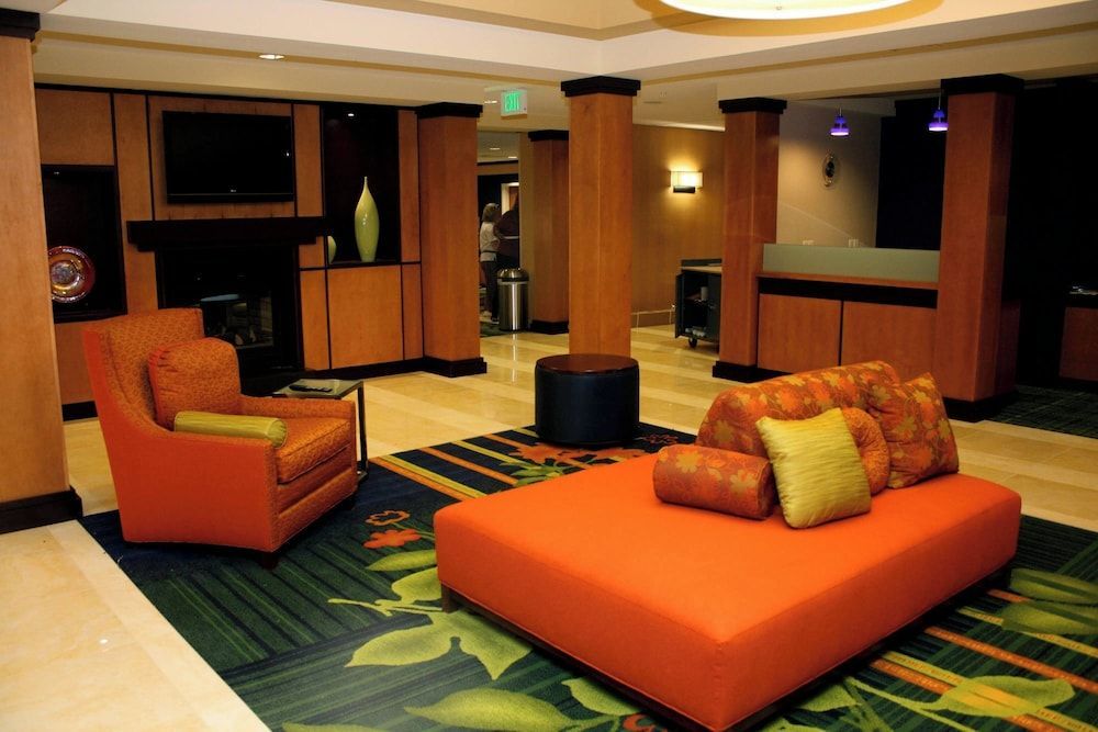 Fairfield Inn by Marriott Morgantown 2