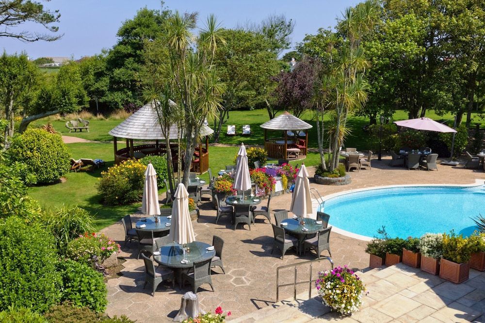 The Farmhouse Hotel and Restaurant 1