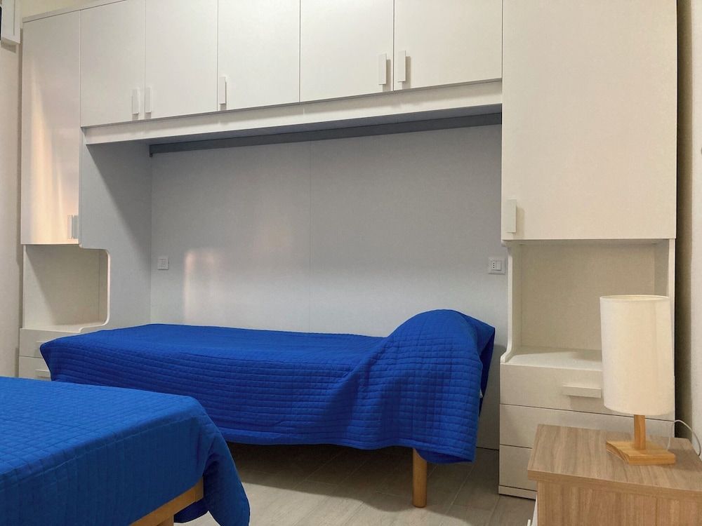 Bright apartment close to the beach 2