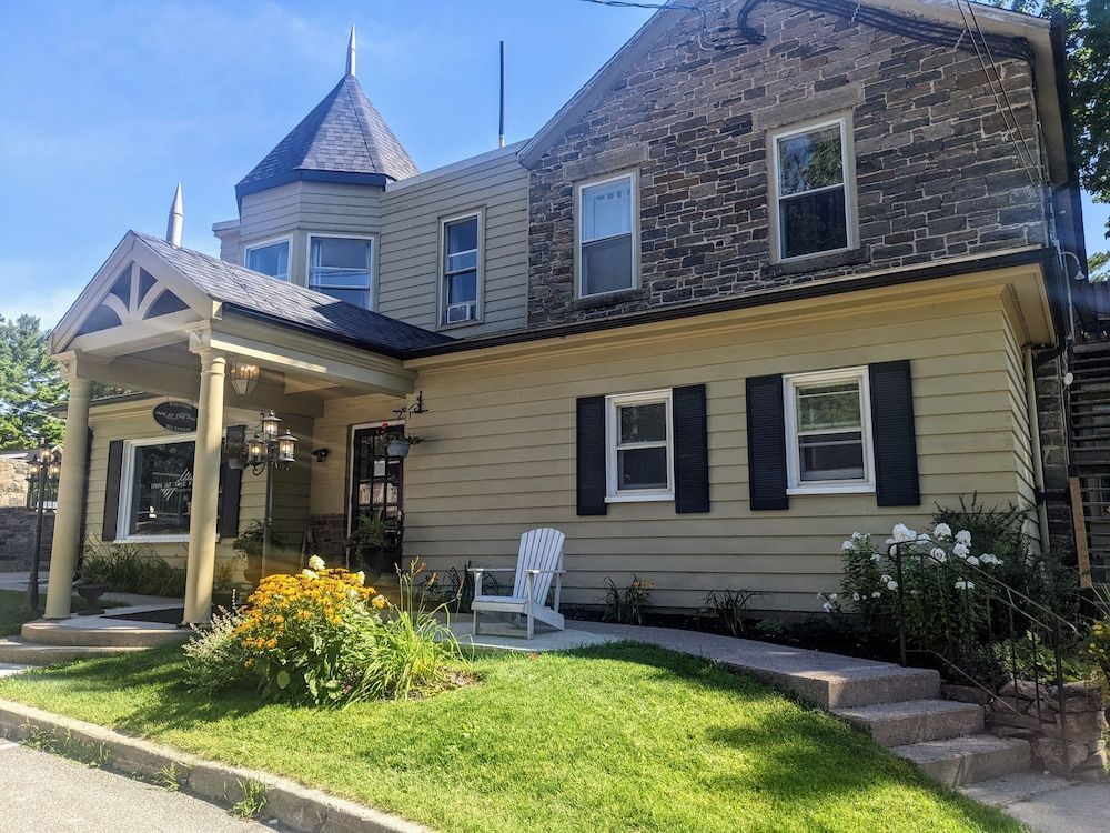 Inn at the Falls 1