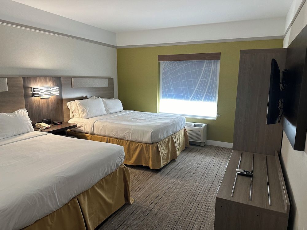 Holiday Inn Express & Suites SAN DIMAS by IHG 2