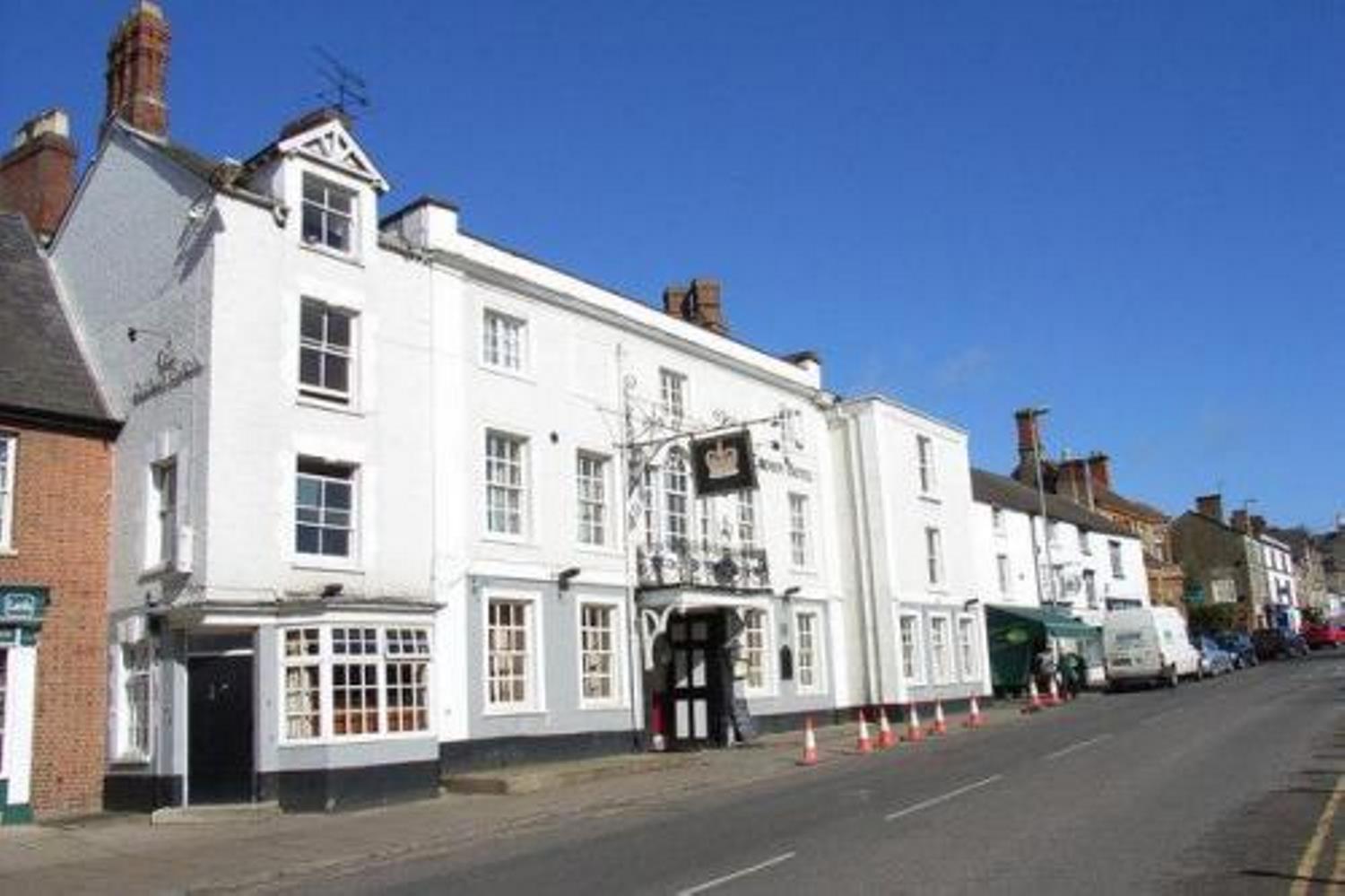 Crown Hotel Brackley 2