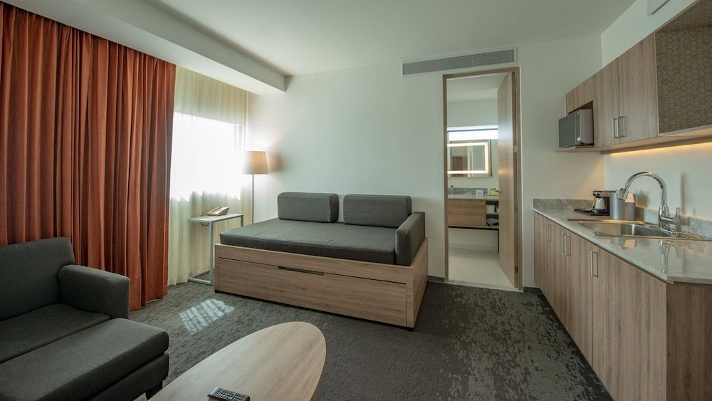 Holiday Inn & Suites MERIDA LA ISLA by IHG 2