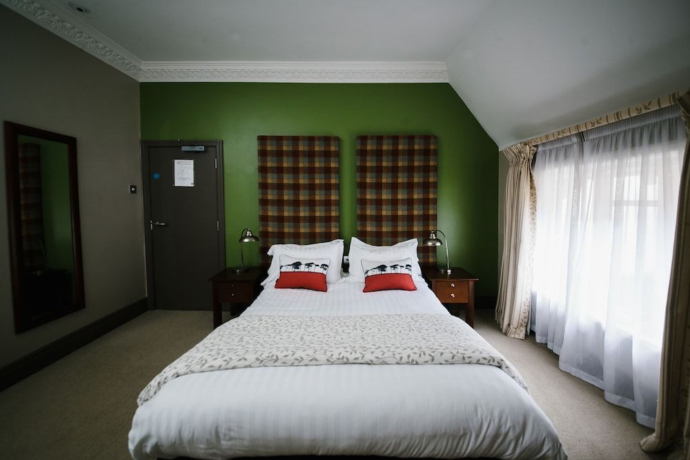 Forest Hotel 2