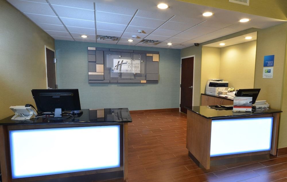 Holiday Inn Express & Suites HIGH POINT SOUTH by IHG 2