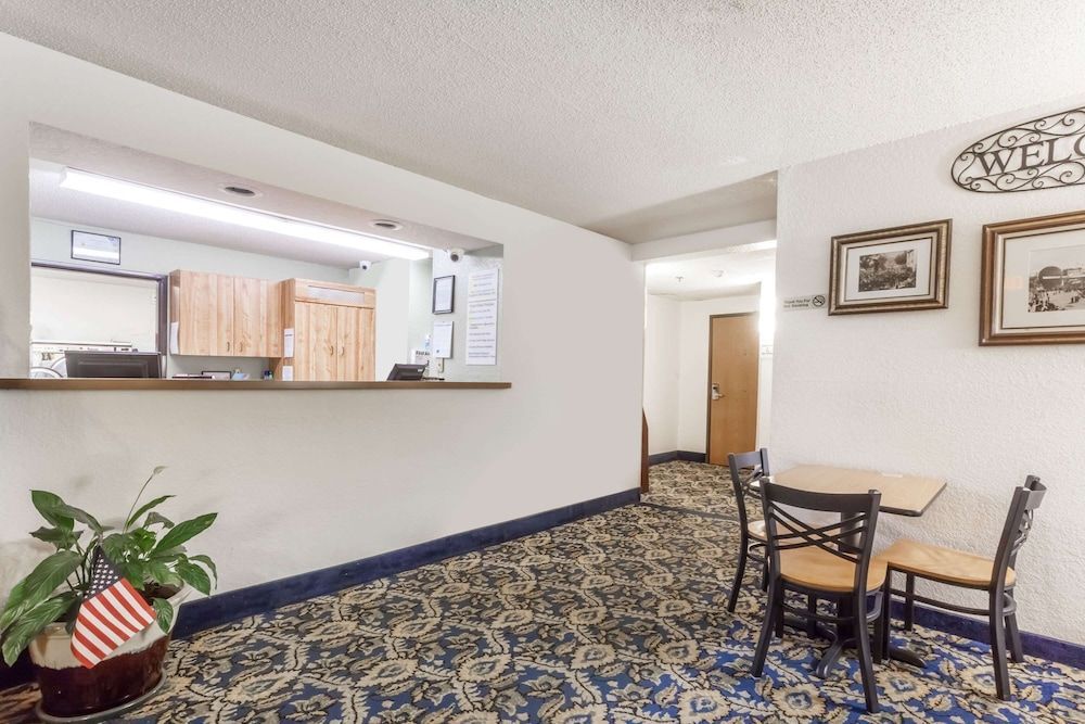 Super 8 by Wyndham Norwich 2