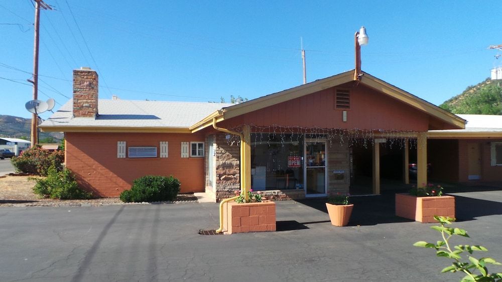 Relax Inn Yreka 1