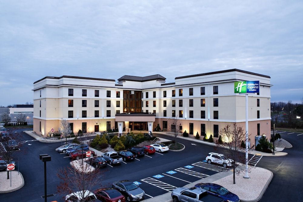 Holiday Inn Express & Suites HARRISBURG W - MECHANICSBURG by IHG 1