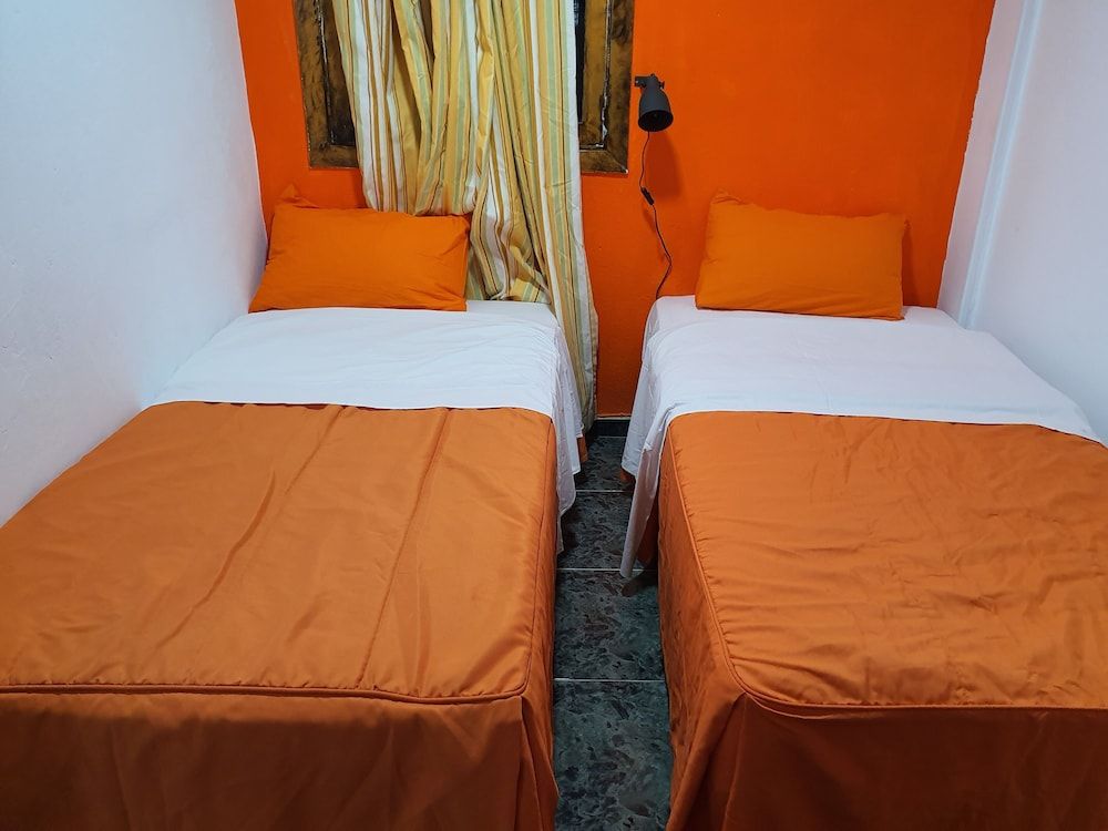 Low Cost Room Plaza de Hierro II 1