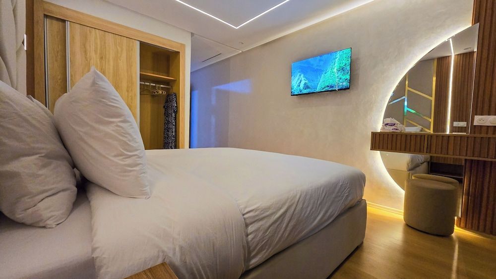 Luxury Living - Near to football stadium 2