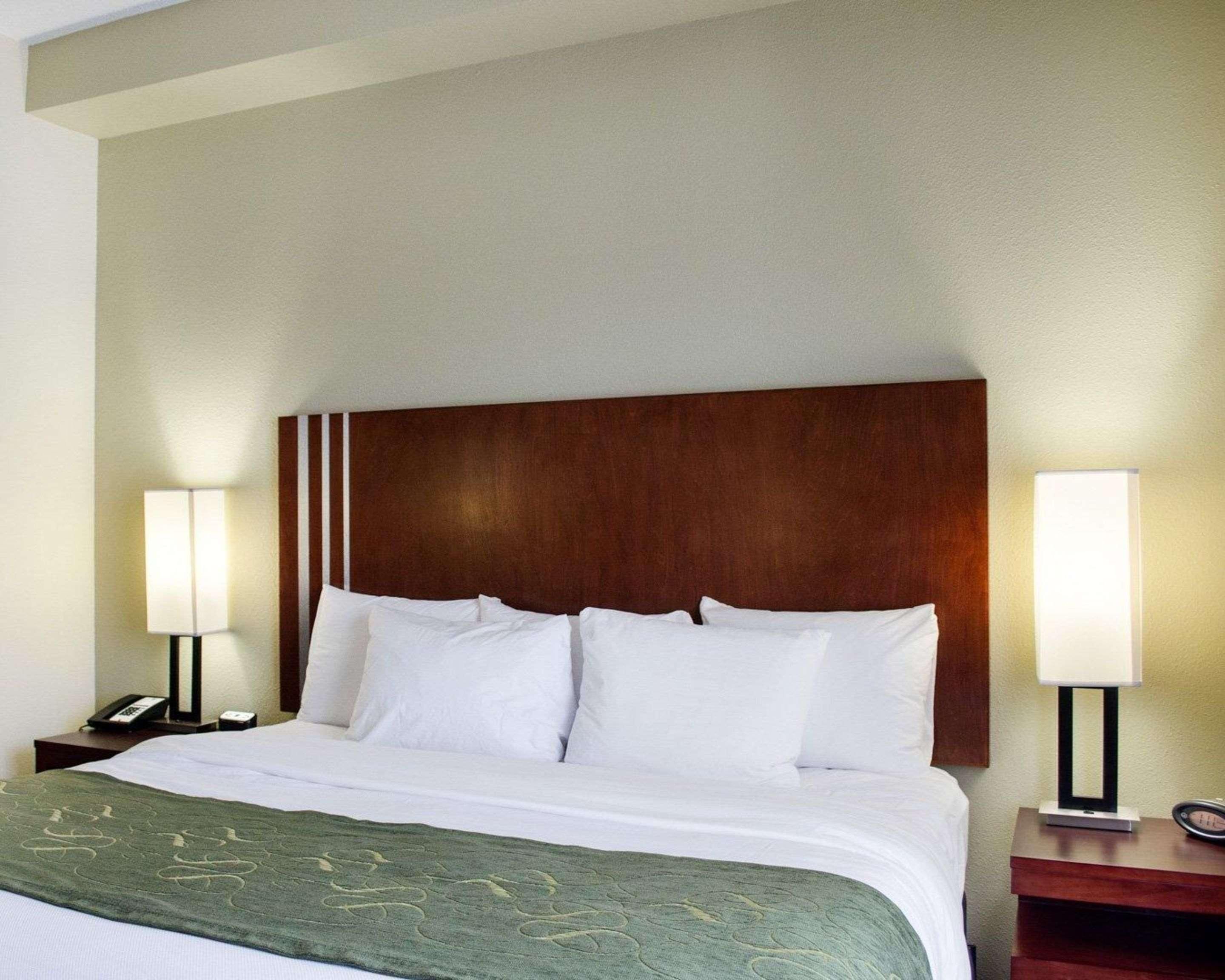 Comfort Suites Greenwood 1