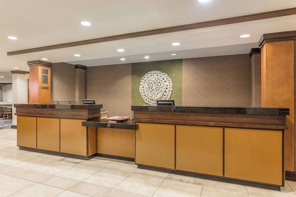 Fairfield Inn and Suites by Marriott Madison East 2