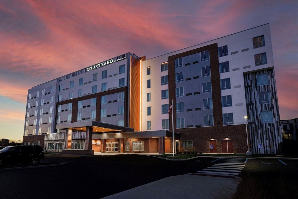 Courtyard by Marriott Indianapolis Fishers 1