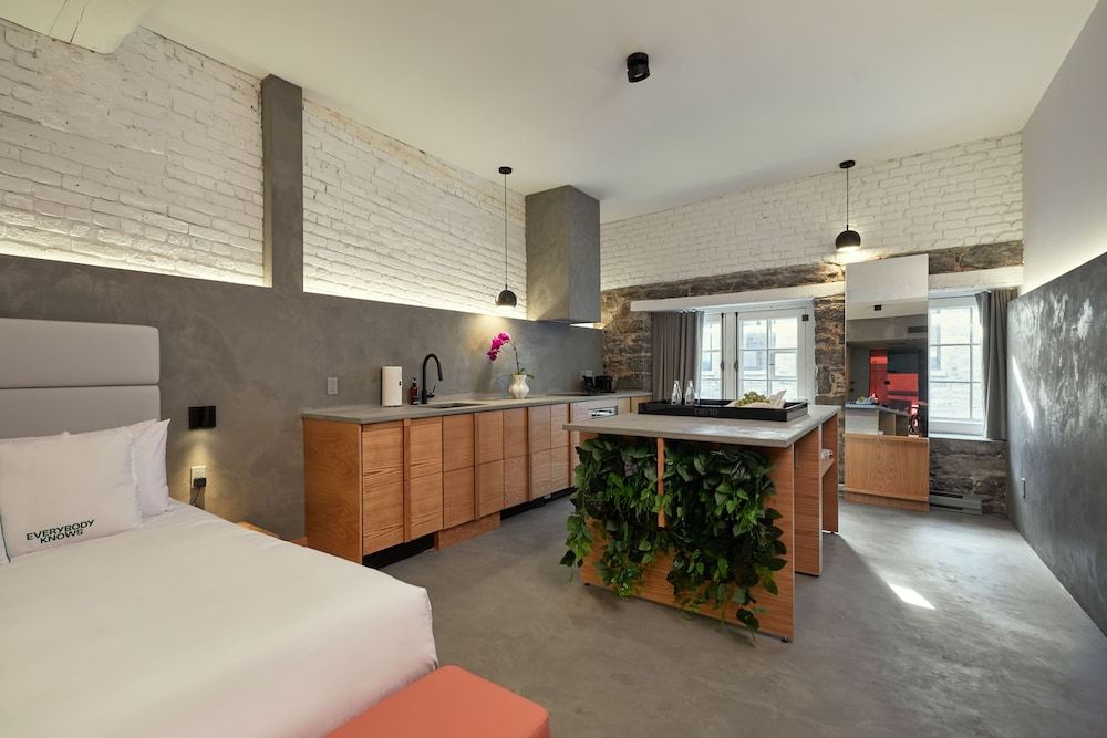 David Hotel 2