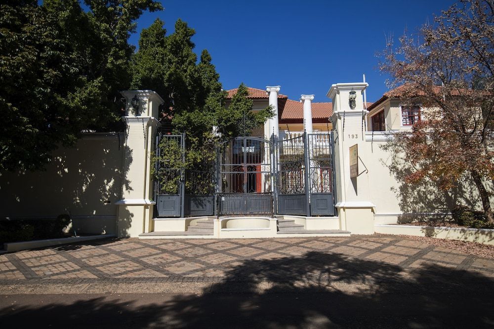 Cricklewood Manor 1