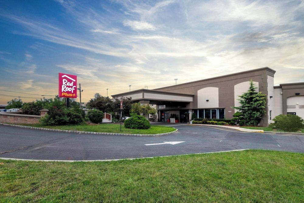 Red Roof Inn PLUS+ Woodbridge - Carteret 1