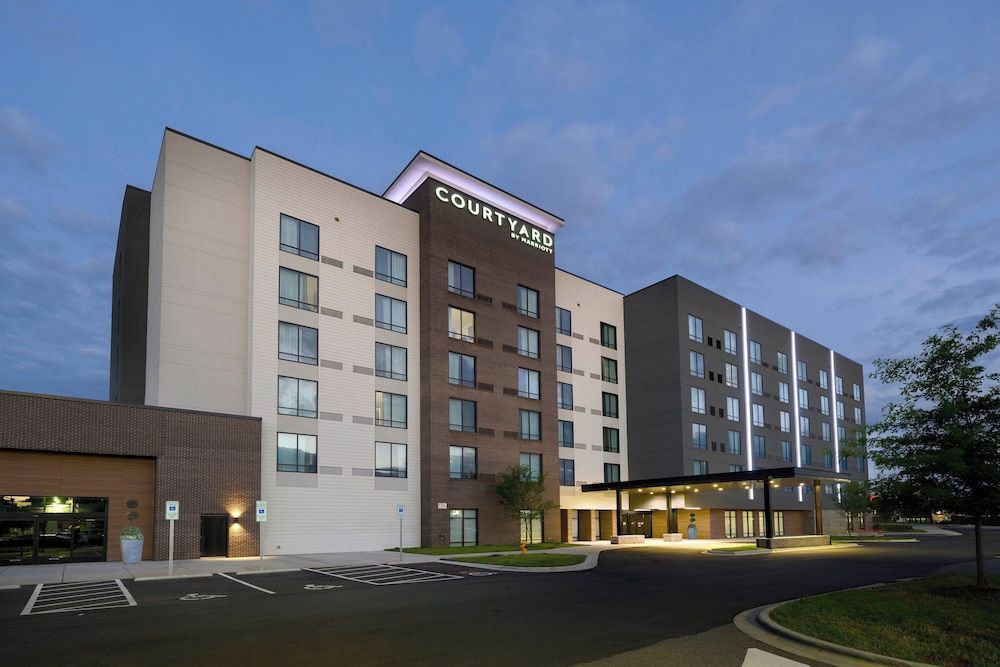 Courtyard by Marriott Charlotte Waverly 1