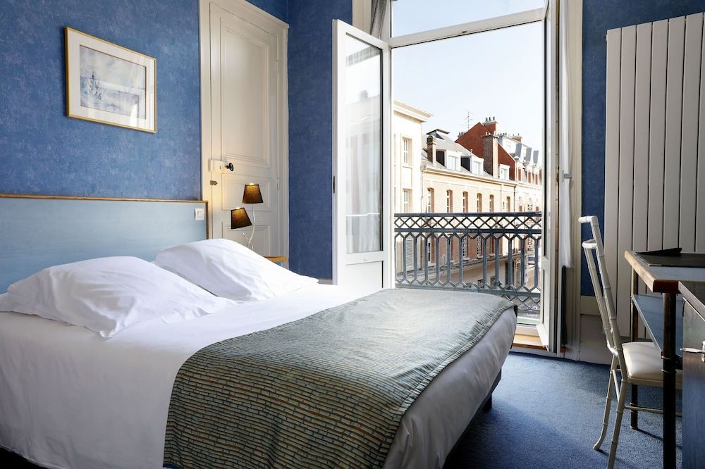 Grand Hotel de L'Univers 1