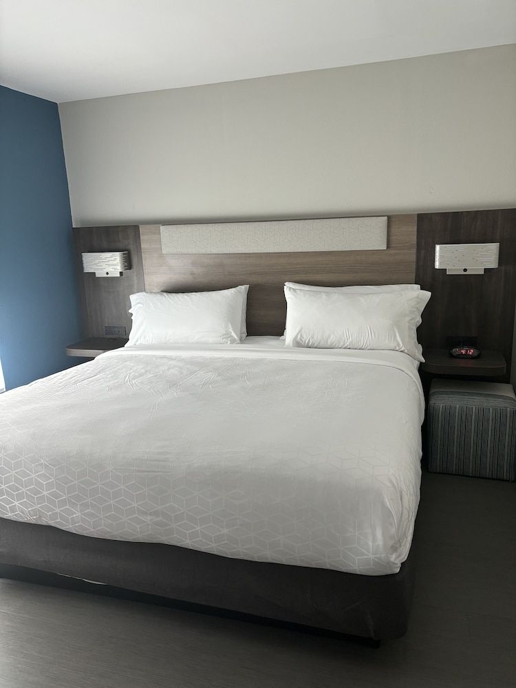Holiday Inn Express & Suites WILSON I-95 by IHG 2