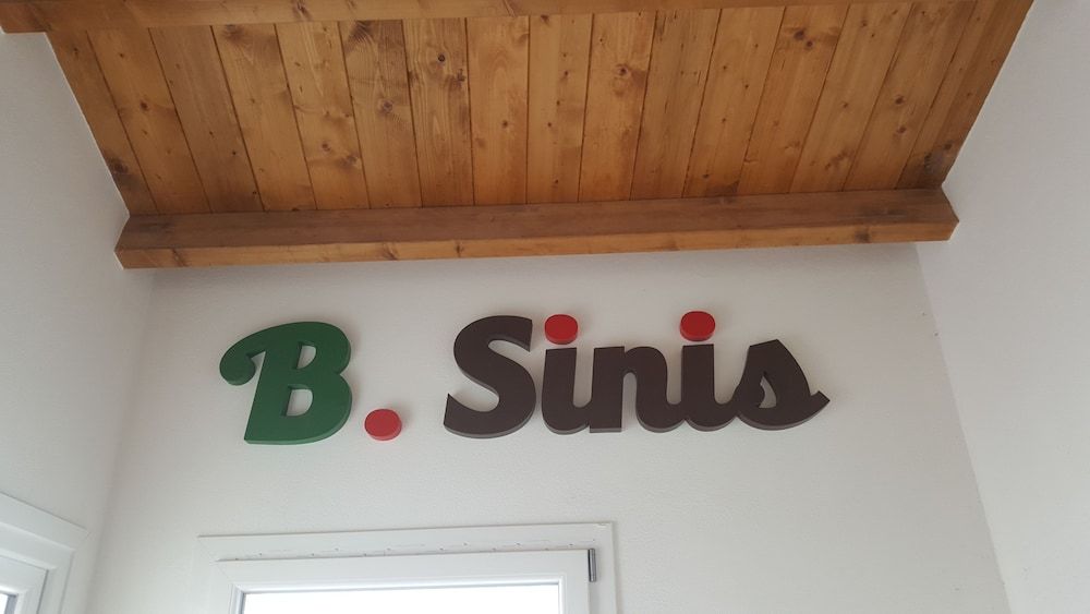 B. SINIS 1