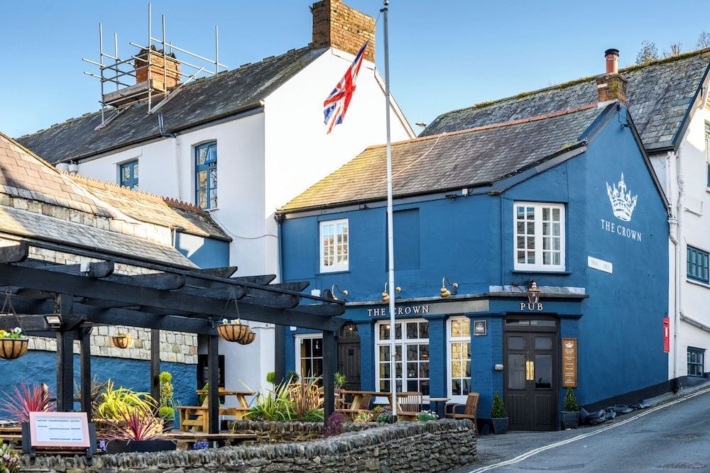 The Crown Hotel 1