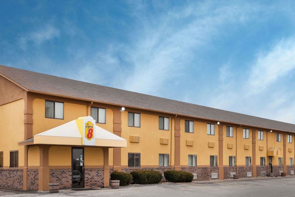 Super 8 by Wyndham Muscatine 1