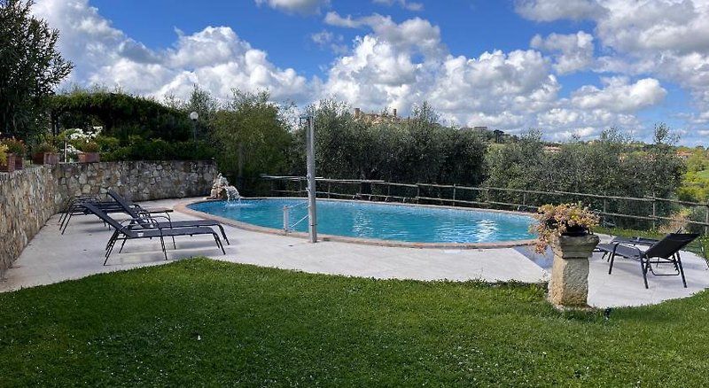 Poggio Baroni Agriturismo 1