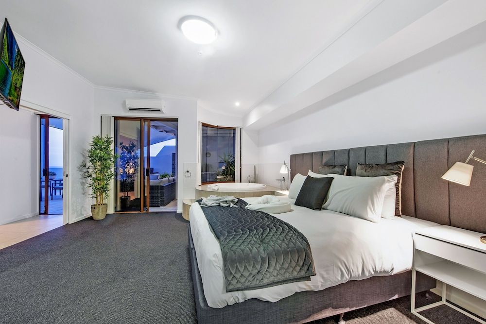 Broadbeach Savannah Resort 2