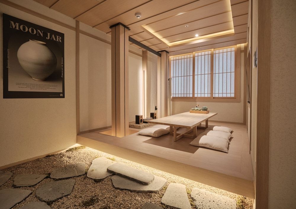 UH Suite Central Seoul 1