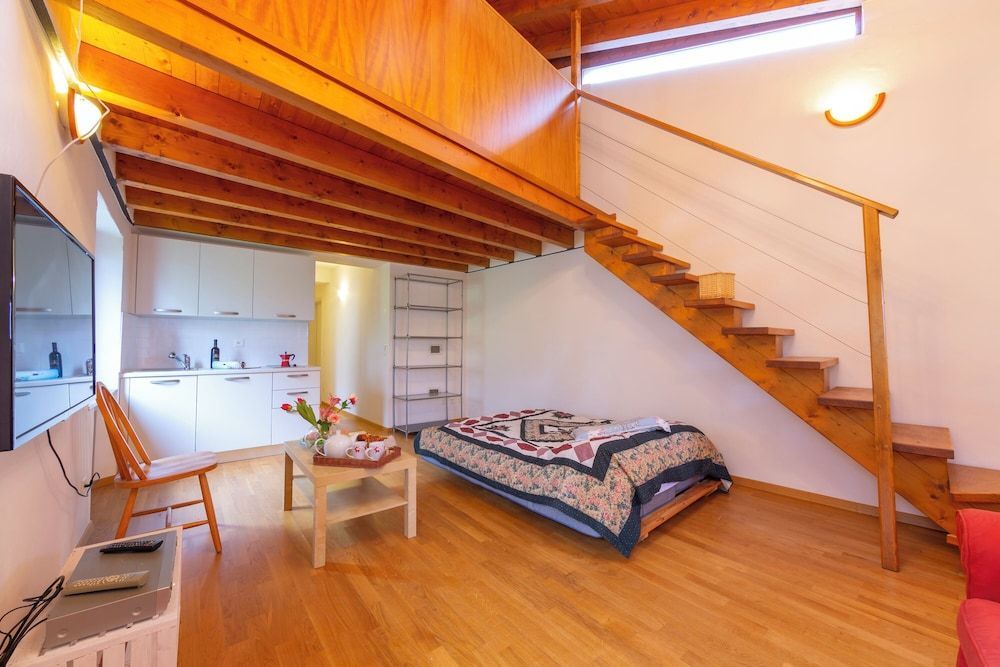 Casa Gialla 1