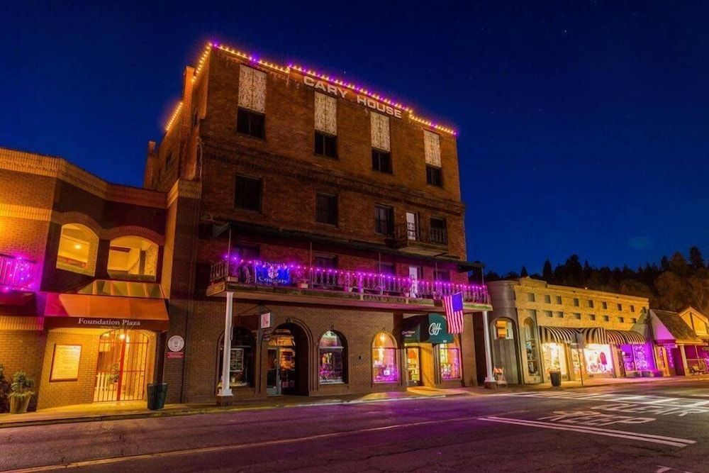 Historic Cary House Hotel 1